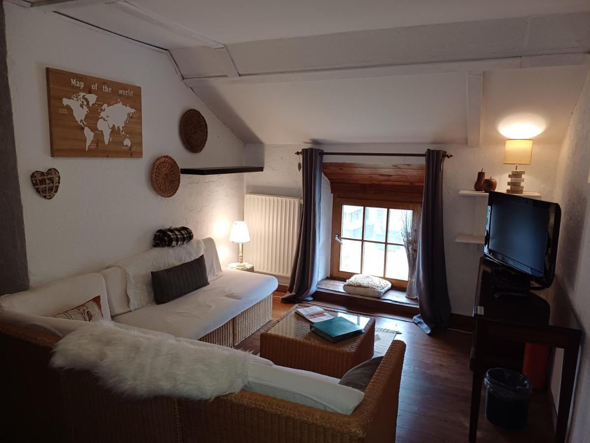 Les Gabelous - Chambre D'Hotes - Viroinval Dourbes Exterior foto